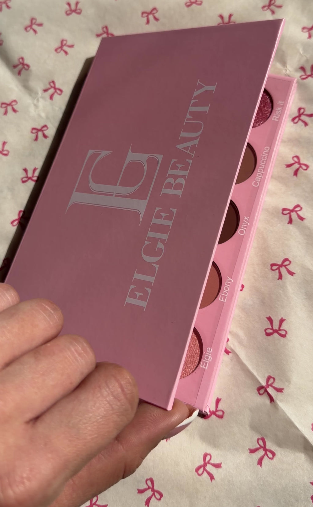 “ETERNAL ROMANCE” eyeshadow palette